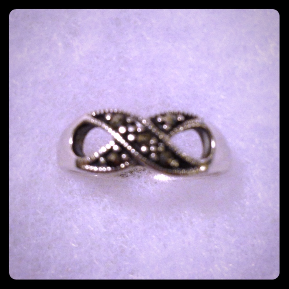 ✂PRICE CUT✂Sterling Silver Infinity Ring